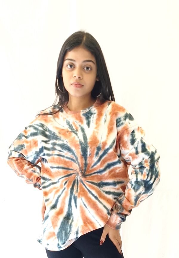 Umber mix spiral sweatshirt model