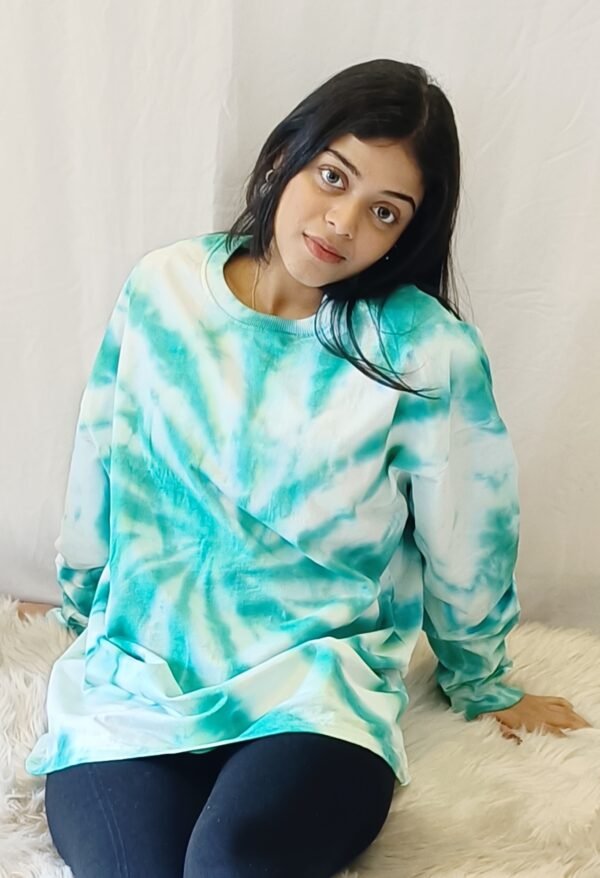 castleton spiral sweatshirt model