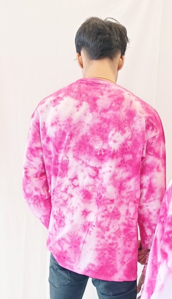 carmine scrunch sweatshirt model