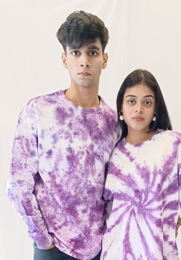 Purple scrunch sweatshirt model