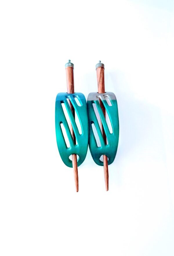 vibrant clutch stick