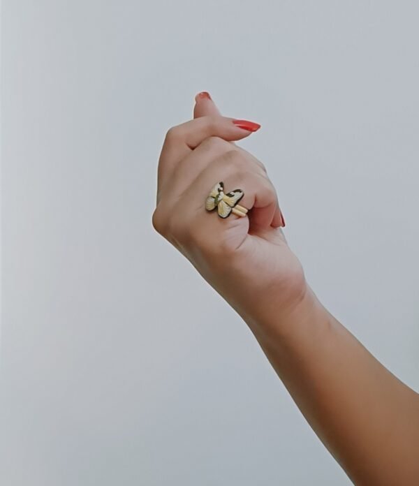 statement fly ring